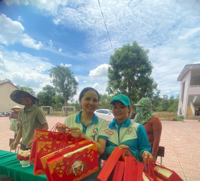 THĂM VÀ TẶNG QUÀ CHO CÁC CHÁU MỒ CÔI, HỌC SINH VÀ NGƯỜI CÓ HOÀN CẢNH KHÓ KHĂN TẠI ĐỒNG NAI-BÌNH THUẬN NGÀY 18/02/2023